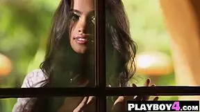 Long-legged asian teen bryiana noelle contrasts lingerie pose with naked striptease