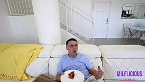 What happens when hot milf alexa payne pulls off the pizza prank with deep blowjob and creampie riding