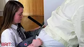 i'm an 18 year old student who sucked her older teacher and swallered his cum