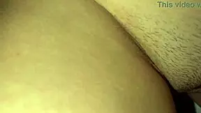 Bu Traşsız Amcık Havuzda İşeme Derlemesini Kontrol Et! 😍