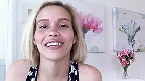 Karter Foxx dává obřímu ptáku POV kouření a kumulaci na obličej