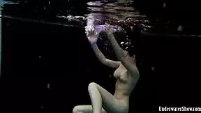 Aneta flaunts big tits in purple pool dress!