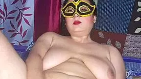 هل تستطيع مواجهة لهيب الرغبة مع أليشا بهابي الساخنة وكسها الرطب المشعر؟ هي فتاة هندية مثيرة تتمايل لوحدها بألعاب جنسية.