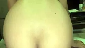 Lepo tajsko 18+ 18+ najstnico vzemi ta velik bel kurac v doggystyle in dobi ogromen creampie