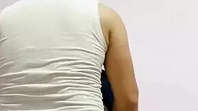 Mehiška mačka, ji v rit vtaknem metlo in končava z divjim jebanjem kot psi, resnično domače