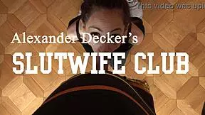 Gia CHAINS jerks SPERM into Candie CROSS'S mouth