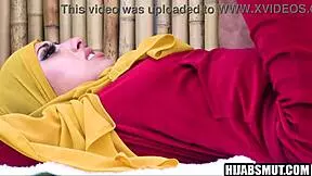 Muslim Housewife Cheats On Husband With Personal Trainer