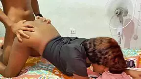 Me follo a la novia de mi hijastra a ver que esta sola en casa