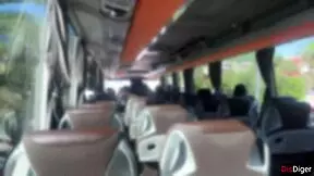 Pomožem temu norcu priti na javnem avtobusu