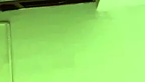 terrible orgasm from the petite 18+ in web chat, what a mess