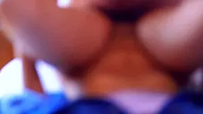 Ay, cuñada, ven y únete al compañero de tu hermana en esta casa de soltera para un rato divertido!