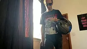 Encuentro A Mi Novia Masturbandose Y Termina Follandome - Porno En Español 😏