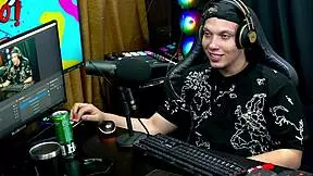 Victoria Camargo gets on all fours, making Ruan forget the interview in passionate delight during podcast