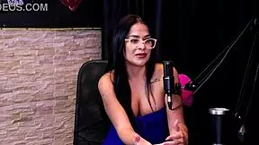 safada faz stripper mostra os peitos e a buceta após dizer que engole e brinca com o gozo - leticia braga watch on sheer red