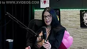 safada faz stripper mostra os peitos e a buceta após dizer que engole e brinca com o gozo - leticia braga watch on sheer red