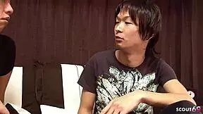 Prečo nechať dvoch najlepších priateľov dvojitý creampie tvojej panenskej spolužiačke v MMF triednej deflorácii rýchlik?