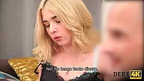 debt4k la peluquera rubia quiere comprar muebles �por qu� deber�a follar