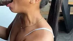 Samo sem želela ta ogromen kurac v ustih!