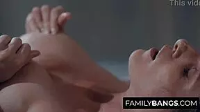 Servicial Teen Face Fucks And Fingers Mommy Kenna James And Cory Chase