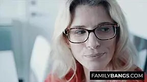 Servicial Teen Face Fucks And Fingers Mommy Kenna James And Cory Chase