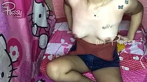 Stolen Video Of Naked Asian Girlfriend Showing Shaved Pussy In Homemade Solo Scene