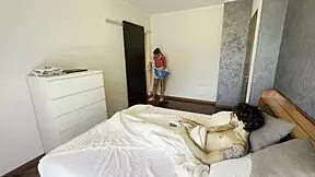 I fucked the red-haired cleaning lady from the hotel and cum in her mouth