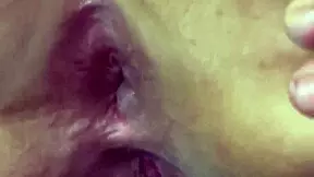 moji sestrični z velikim ritom se ljubi sedeti na kurcu in odpirati svoj tesni anus