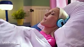 Passionate Lesbian Scissoring And Orgasms With Petite Blonde Lovita Fate And Lady Dee