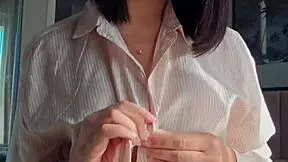 Hot teen shows off outdoors 😍