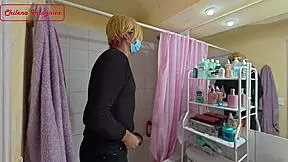 La fiesta continua en el baño - trailer