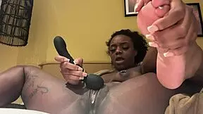 I HAVE TO BE QUIET WHILE EVERYONES SLEEPING DURING SOLO SOFTCORE ACTIVITY.