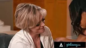 Milf Dee Williams Proves Stepbae Kimmy Kimm's Tits Are Perfect