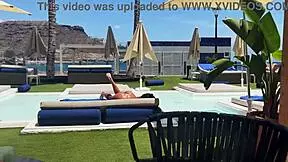 Pagando um gulosa pro garoto enterrar fundo no cu rs