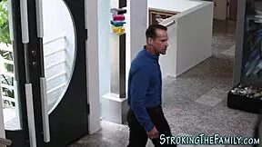 Stepdad blasts a facial on this teen 😜