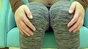 Teen babe contrasts workout tease on sugar daddy in tight leggings