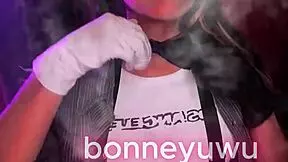 bonneyuwu - 18 36 bartender le paga a bonney por chupar un dildo, cute in miniskirt 😘