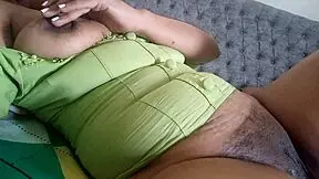 a la hijastra loves her wet pussy before shopping 😘 she masturbates so good