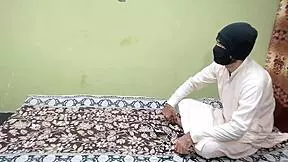 Pakistani Hot Neighbors Bhabhi Gets Fucked For A Love Letter With Clear Hindi Audio.