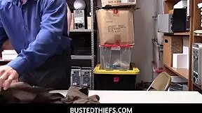 Amilia Onyx hides goods in her ass and gets caught by police