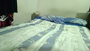 Le Envío Por Error Video Caliente A Mi Padrastro, Y Él Me Lame El Coño Y Me Folla El Culo