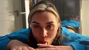 My best friend's girlfriend gave me an unforgettable blowjob while he was out