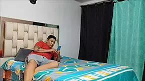 18 años morena de gran culo quiere que su mejor amigo le haga un masaje en el culo y después del masaje tuvieron sexo