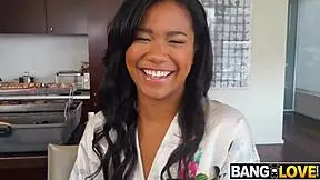 Loni Legend, you want to fuck that oldie fan?