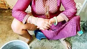 Indian Desi Bhabhi Fucking Neighbour Boys With Bathroom