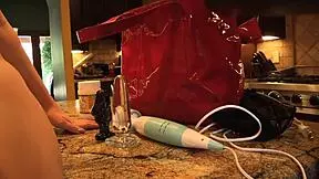 did ela darling and sovereigh syre stick sex toys in each others pussies?