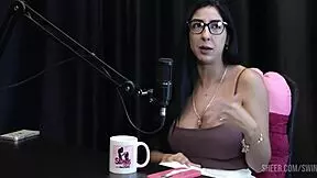 Brazilian teen Renatinha Melo dominates in bisexual cast with Tifany and Didy