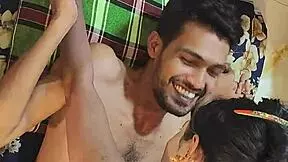 Hanif en Adori genieten van een leuk ritje naar huis samen