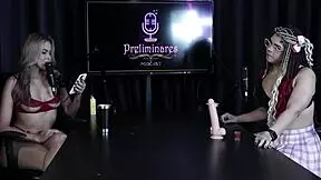 Teve Que Tirar A Roupa No Jogo Do Já Fez E Ela Mostrou Seus Lindos Peitos E A Buceta - Sofie Lollipop Transsexual Sheer Red