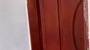 A Mi Vecina Le Gusta Tanto La Banana Que Ahora Quiere La Mia - Porno En Español