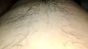 Desesperada por quedar embarazada, luna invita a un fan para que la preñe con leche caliente